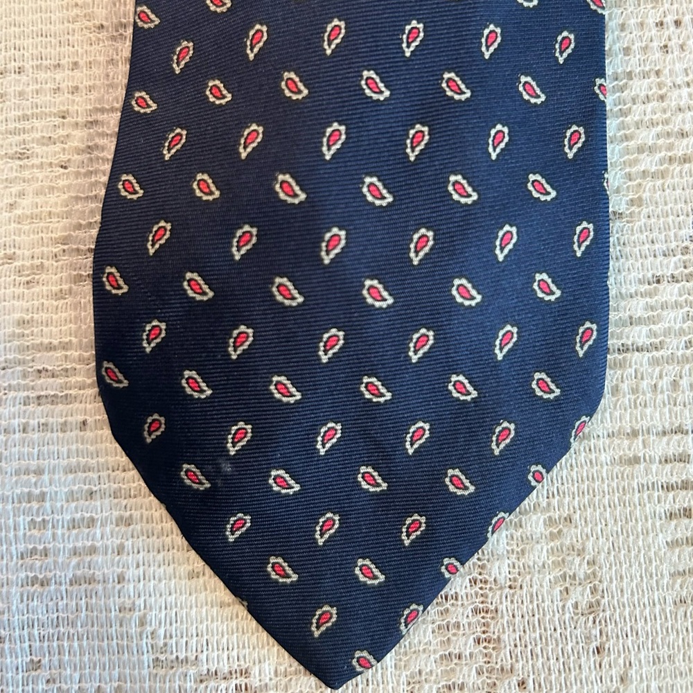 Elegant Navy Blue Paisley Tie